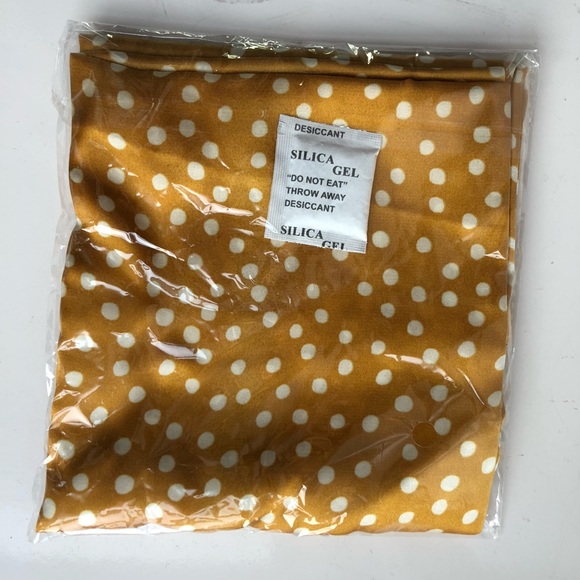 Style Bundle - Scarf, Sunglasses & Coin Purse NWT - Picture 7 of 7